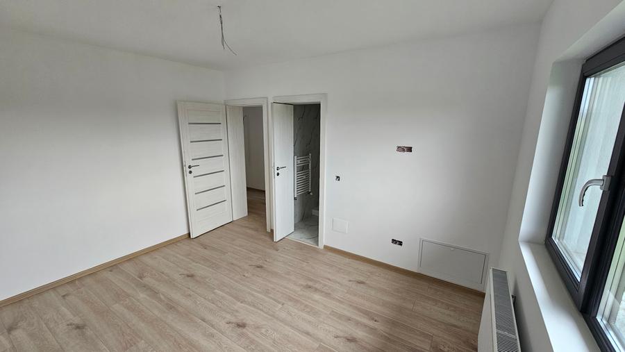 PAULESTII NOI - vila 2025, P+1 , ter 490 mp la 228000 euro