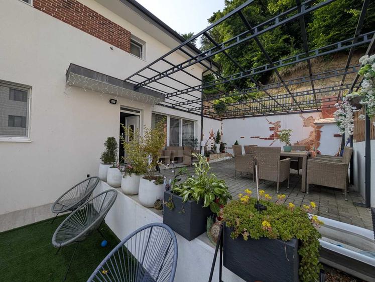 Casa cuplata, complet finisata, mobilata si utilata