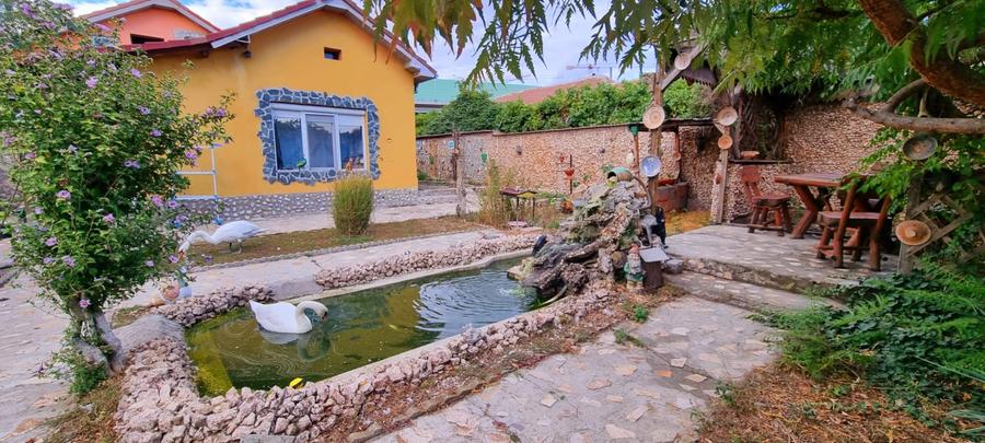 Casa, 170 mp, teren 1400 mp, zona Bariera Valcii