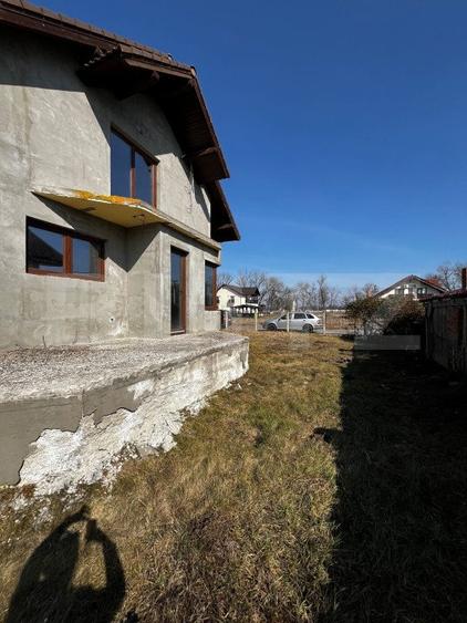 Casă semifinisată, 6 camere la 5 Km de Beclean