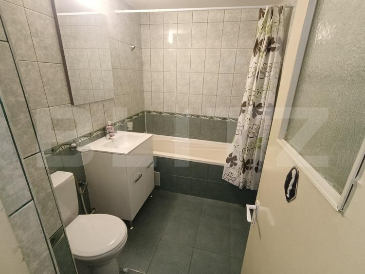 Închiriere apartament 3 camere, 2 băi, balcon închis – zona Kaufland