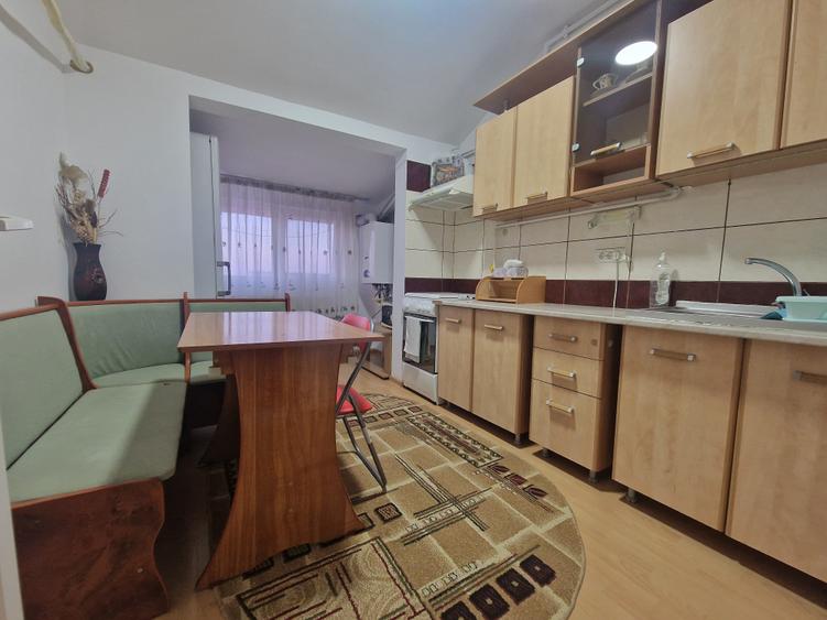 Navodari (Sud)- 2 camere decomandate 54mp, mobilat-utilat, 55.000euro