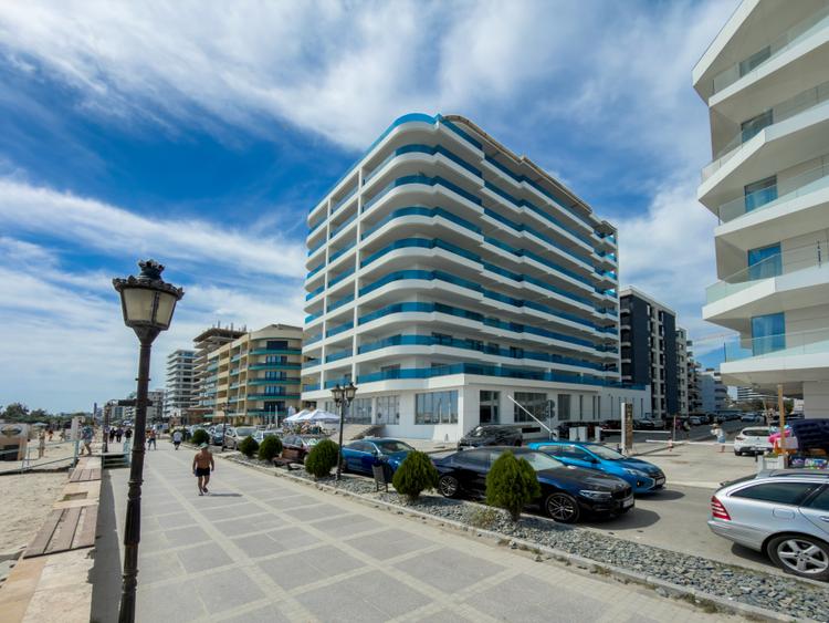 Spatiu comercial de vanzare in Mamaia Nord - prima linie la mare, pe Promenada