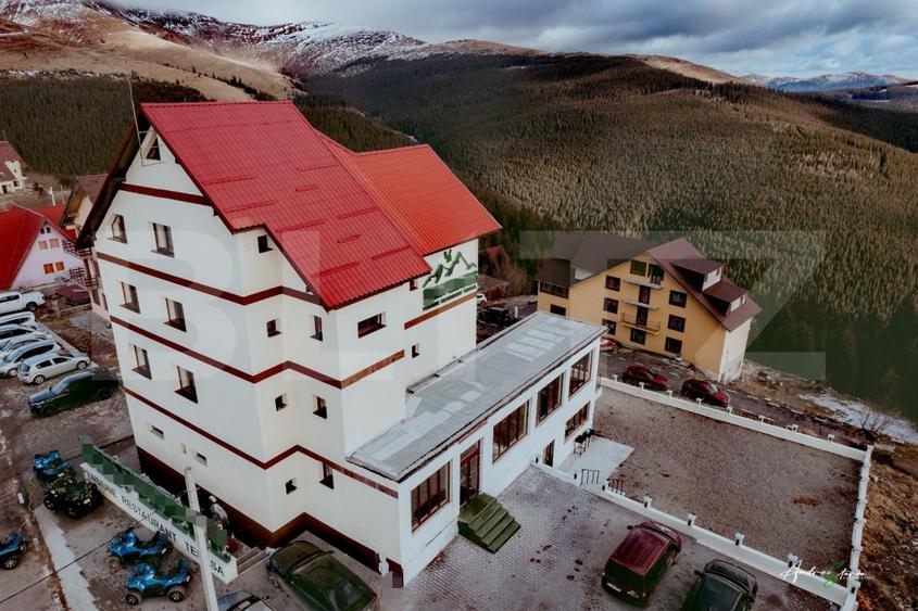 Pensiune D+P+2E cu restaurant + terasa, excelent poziționată în stațiunea Rânca