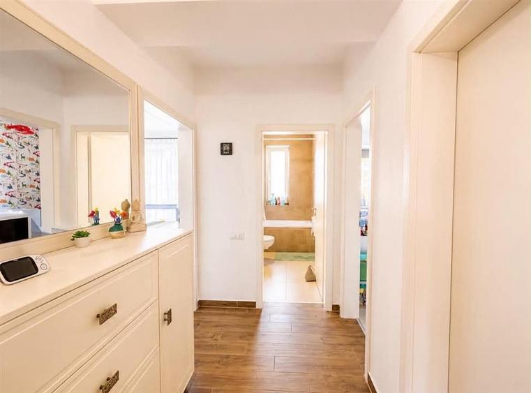 Apartament 3 camere | Qualis | 2 balcoane | Parcare