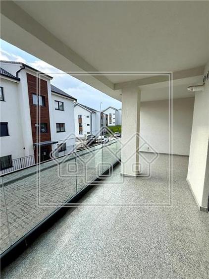 Ap 2 camere - complet mobilat si utilat modern - prima inchiriere