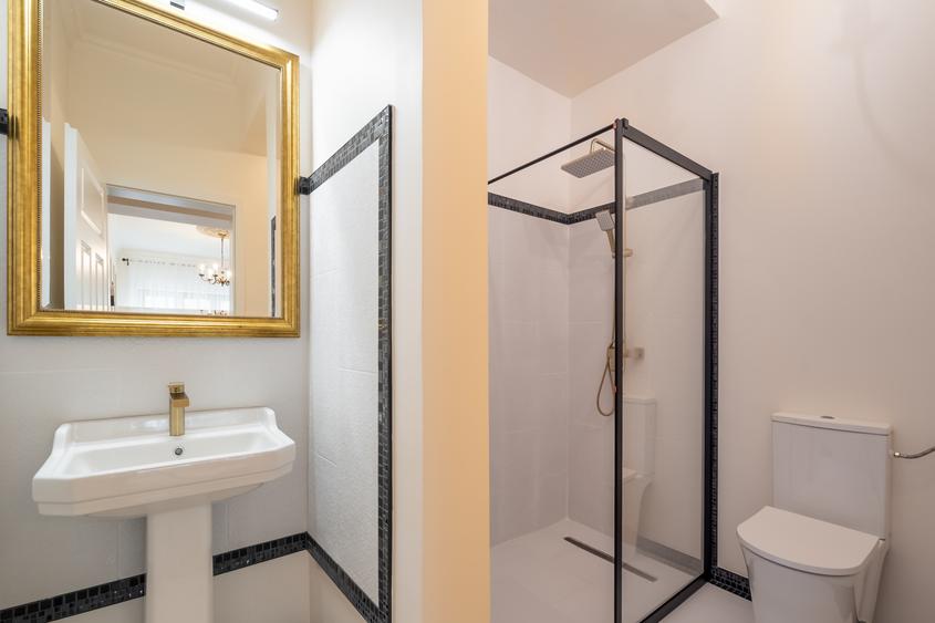 APARTAMENT 3/4 CAMERE PARTER// GRADINA