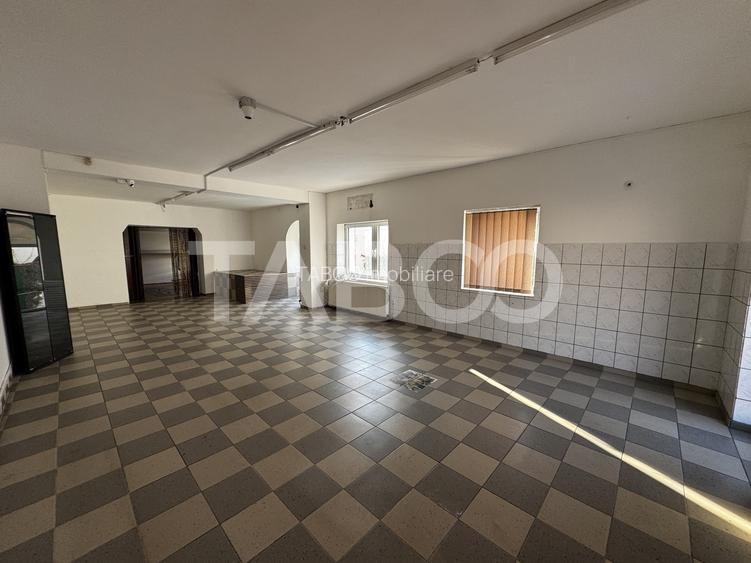 Spatiu comercial cu 2 camere 70 mpu vedere la strada Cristian Sibiu - 2