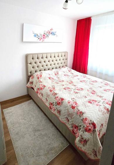 Apartament 4 camere - transformat in 3, zona Vest, Ploiești