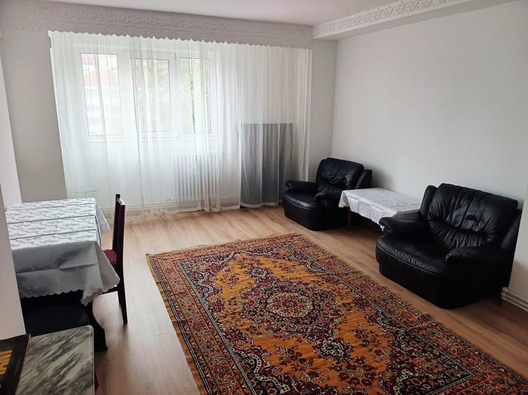 Apartament 4 camere zona Casa Cartii