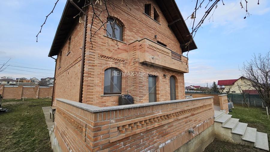 Casă / Vilă de lux, Scheia, Suceava - 4