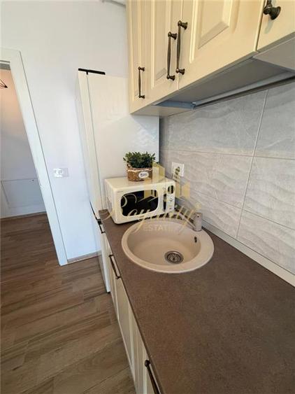 IRIS ARMONIEI, Apartament 2 camere, decomandat, parcare