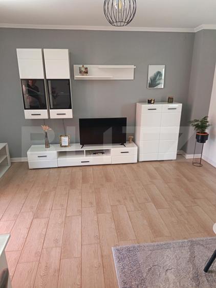 Casa cu 2 camere, 52 mp, loc de parcare, zona Est
