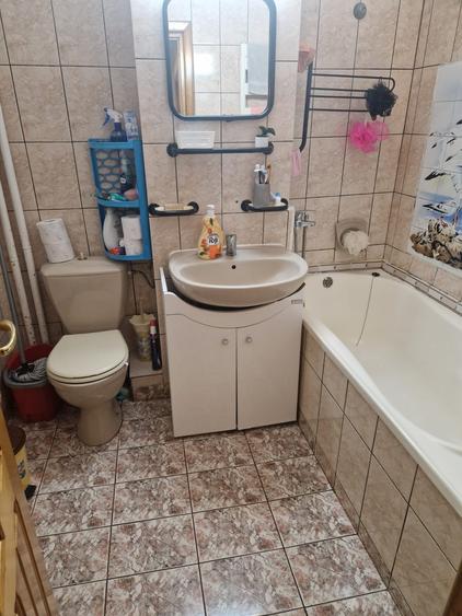 Apartament 4 camere zona Parcul Mihai Eminsecu , etaj 2 , loc de parcare