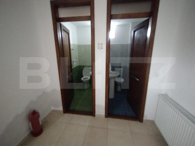 Villa, 500 mp, 7 camere, 3500 mp teren, zona Stramba