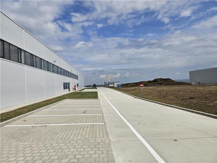 Spatiu Industrial - 4600 mp - Productie - Depozitare - Distributie