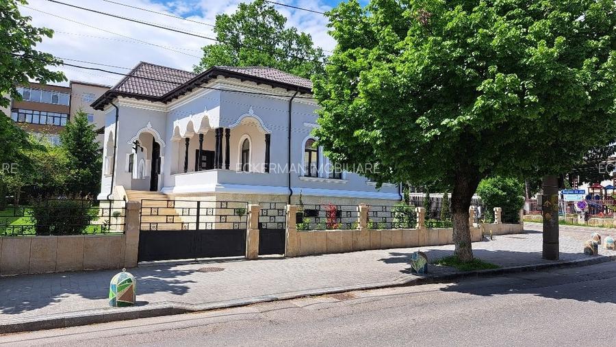C-lung Muscel„Casa Olaru'' (1928) – Vilă monument istoric restaurată impecabil! - 3