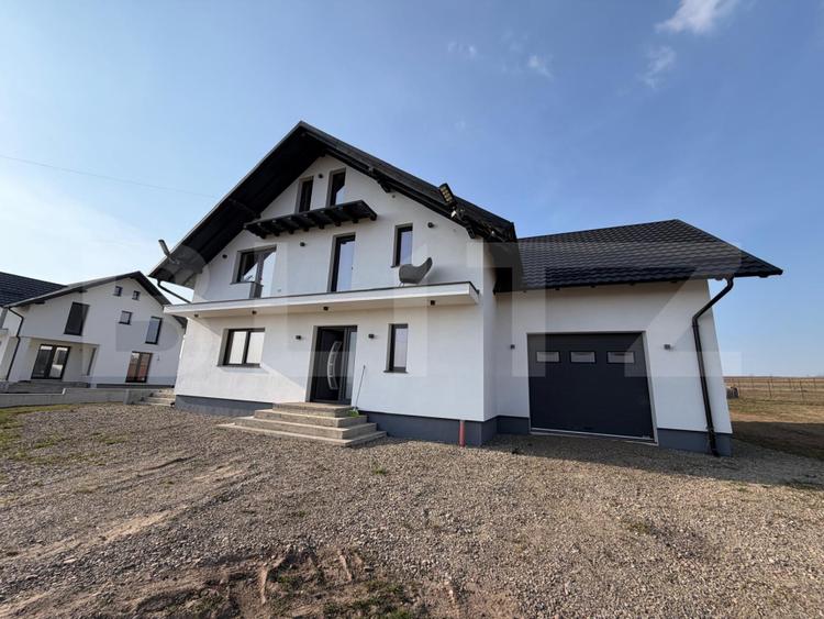 Casa moderna, materiale premium, 286 mp utili, view superb Mitoc Suceava