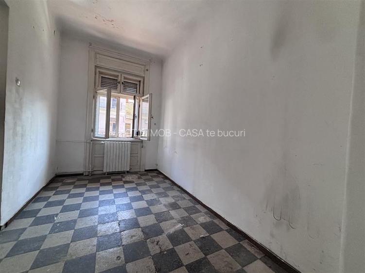 Apartament ultracentral 72 mp - etaj 1- boxa 25 mp