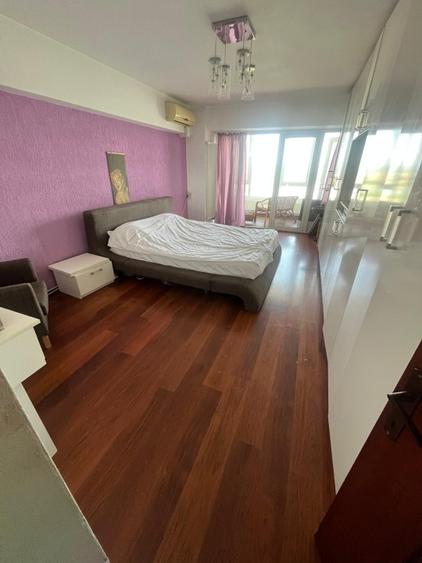 Vand apartament 3 camere , 105 mp , Faleza Dunării , Vedere frontală Dunăre