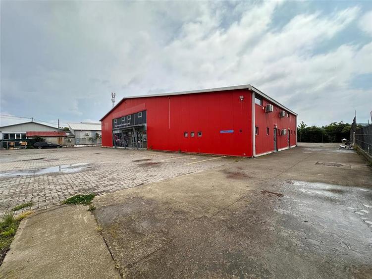 Spatiu comercial sos. Pacurari Iasi, langa Mall Moldova, 1310mp