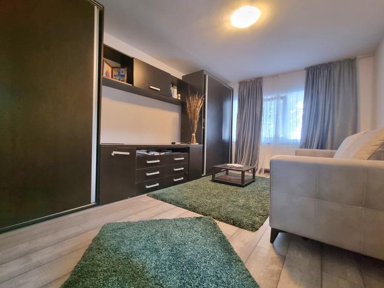 Ap. 2 camere decomandate/etaj 1/renovat acum/mobilat/utilat/Zona Nord
