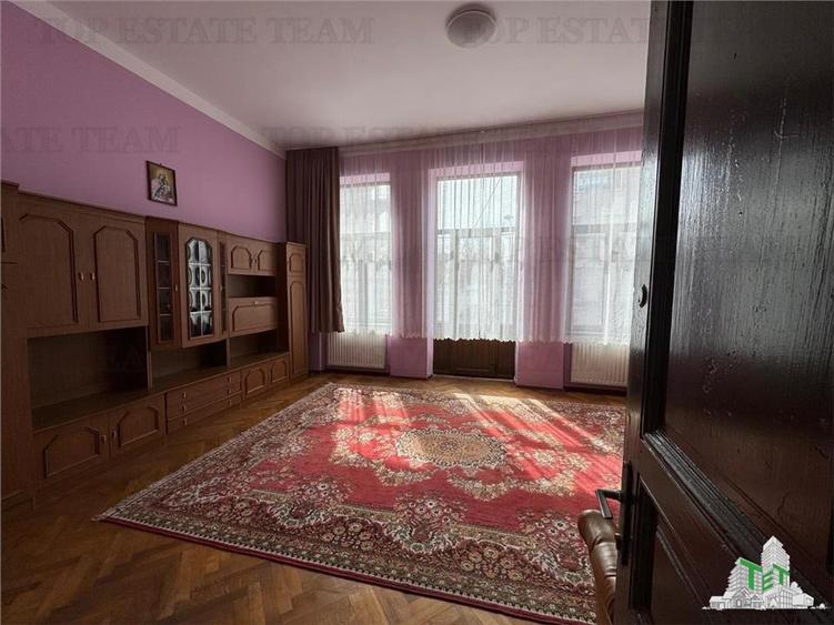 Apartament cu 4 camere de vanzare, Ultracentral, Kogalniceanu, curte si pod