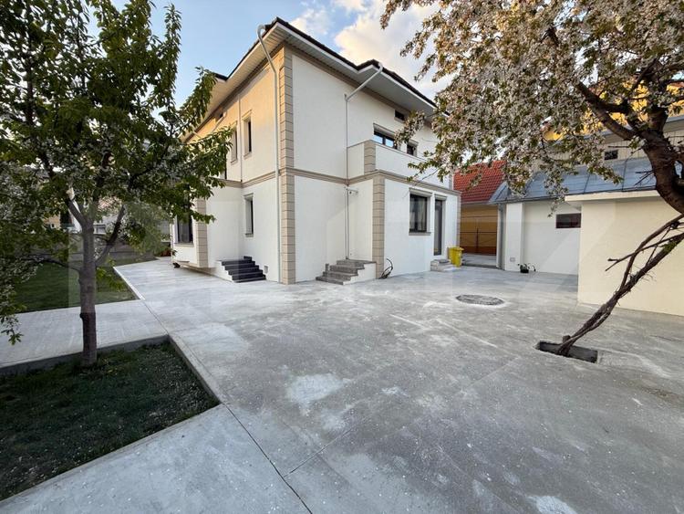 Casa moderna cu 5 camere, 193 mp utili, cartier Burdujeni
