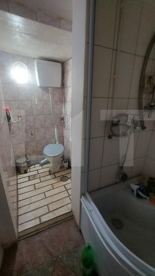 Spatiu comercial central I Vitrina stradala I Curte, Pivnita, Mansarda