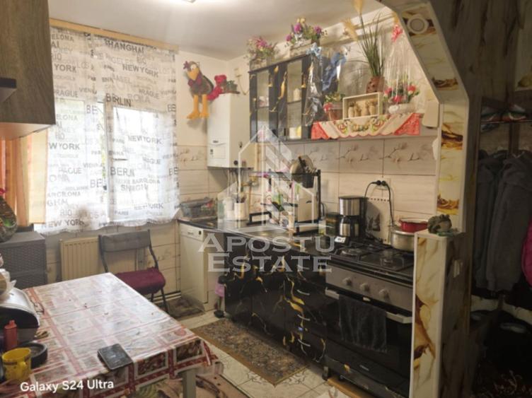 Apartament cu 2 camere, 44mp, etaj 1, anvelopat, zona Garii, Hunedoara