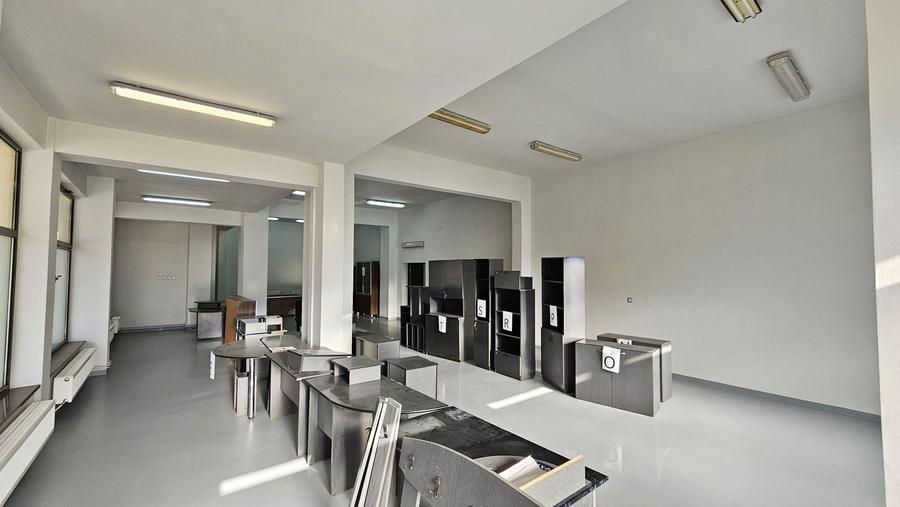 Spatiu comercial cu vitrina, ideal magazin, cabinete medicale, Marasti
