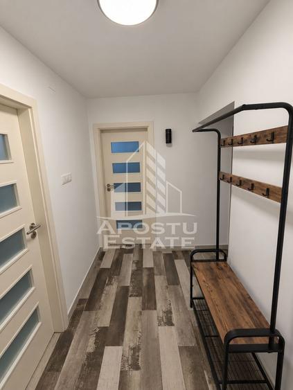 Apartament de vanzare cu 3 camere, 2 bai, zona Soarelui
