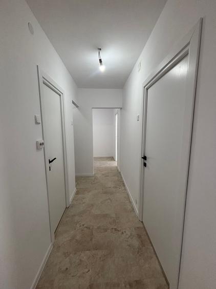 Titan Trapezului 2 camere