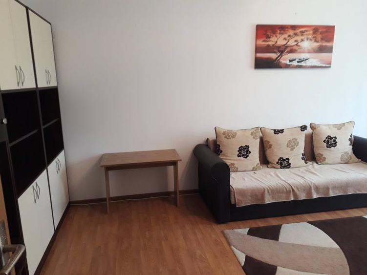 Particular închiriez apartament