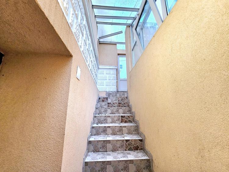 Apartament cu 3 camere in locatie centrala ( rezidenta/ spatiu birouri )