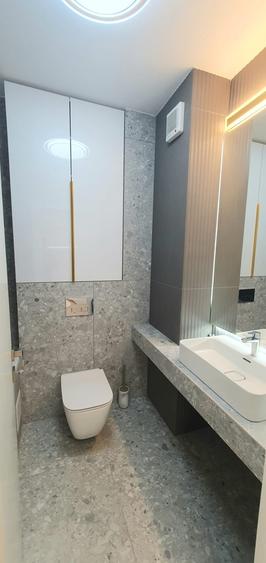 Apartament 3 camere COPOU impecabil , bloc nou
