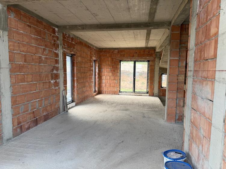 Vand casa finalizata cu CF in zona Roat,Faget