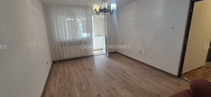 Apartament 2 camere decomandat  Tomis III Macul Rosu 105000 euro - 9