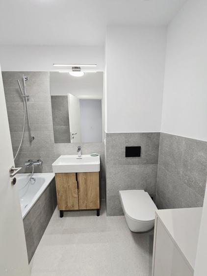 Prima inchiriere / Studio dublu Up-site
