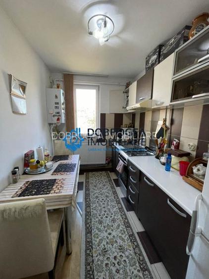 ZONA BIG- 2 CAMERE DECOMANDAT,50 MP. - 10