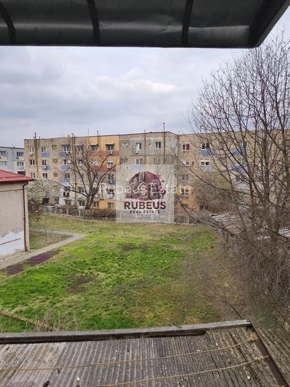 Mic la întreținere, bun la randament: apartament în Orșova - 33