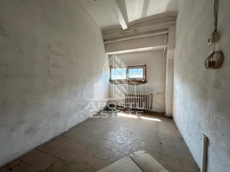 Spatiu pentru birouri240mp8 camere Zona Gai -Centura de Nord Arad