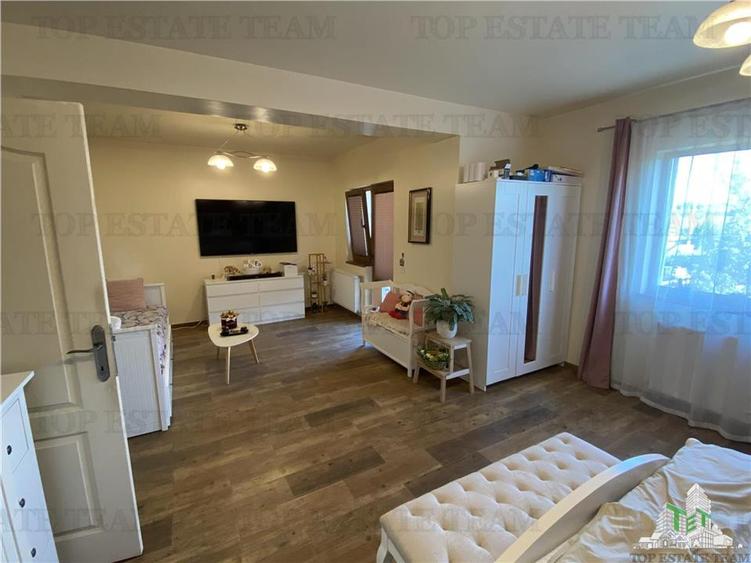 Vila spatioasa cu 3 apartamente in Fundeni Dobroiesti