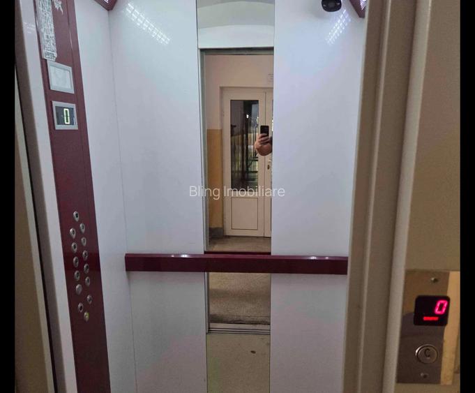 Garsoniera la cheie, etaj intermediar, zona strazii BUCEGI - 8