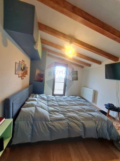 Casa moderna P+M cu 4 camere de vânzare