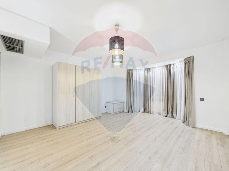 Casă / Vilă Pipera  cu 7 camere de închiriat