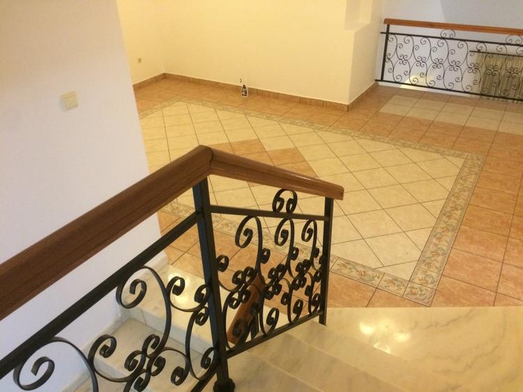 Vand vila Erou Iancu Nicolae,Privighetorilor,Jollie Ville,piscina,garaj 2 masini