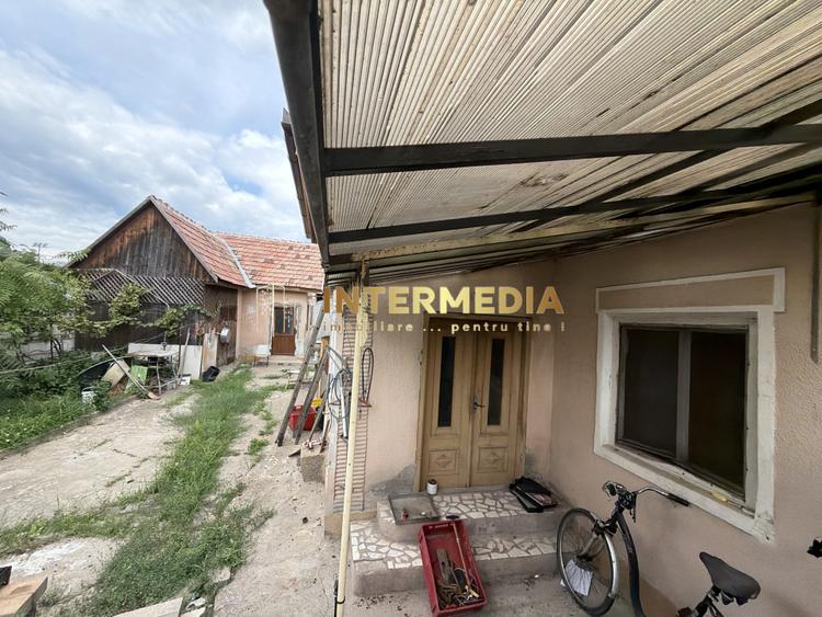 OKAZIE! Casă Centru 4 Camere Baie Bucatarie 483 mp Teren Renovabila Asfalt Utili