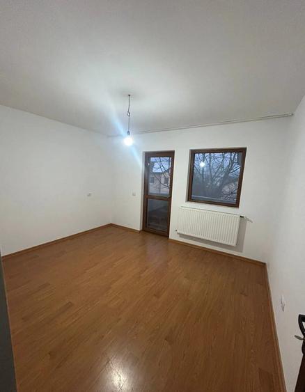 Casa , 5 camere , zona Valea Adanca