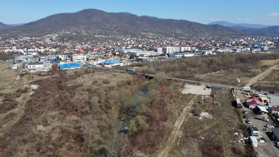 Teren Intravilan de Vânzare – Zonă Industrială, Acces Direct din Strada Europa